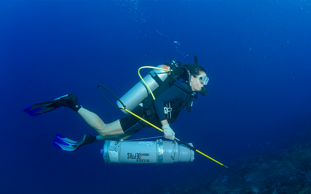 Baldwin scuba diving. Photo by Barry Brown, Substation Curaçao; provided by Carole Baldwin.